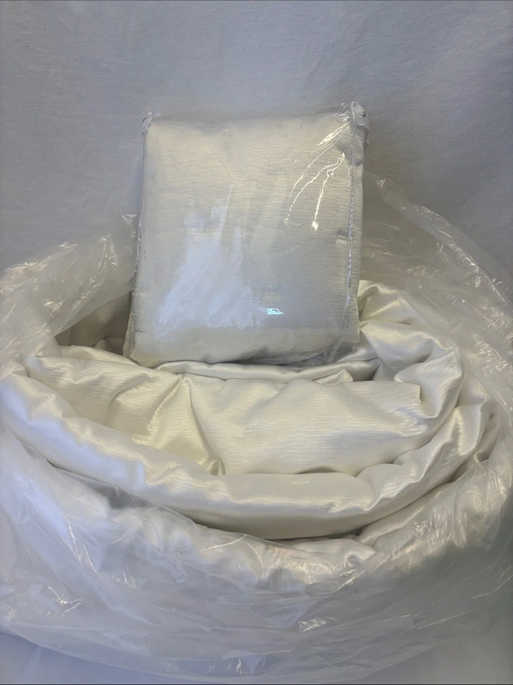 Hotel Collection Glint 5 Piece Quilted Coverlet & Pillow Shams Set
